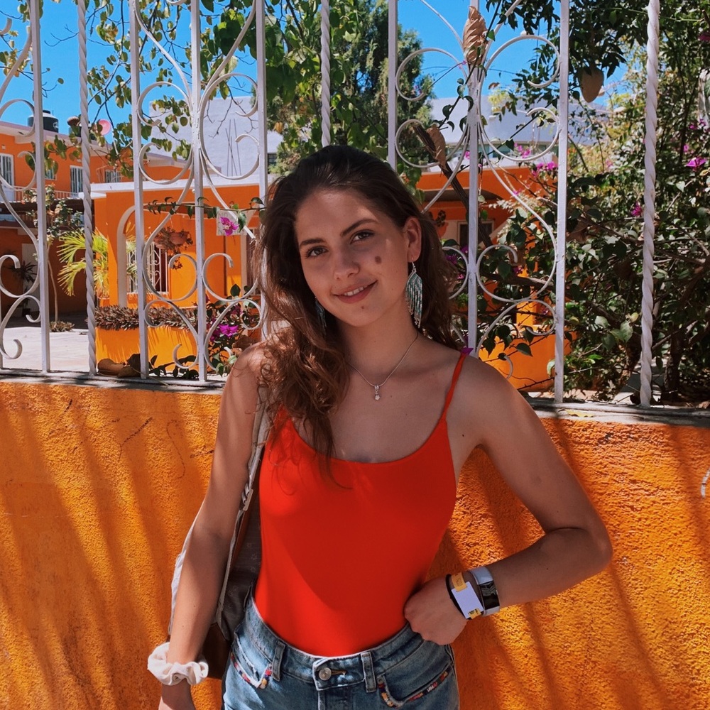 Meet your Posher, Claire